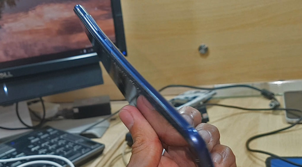 How to fix a bent mobile phone safely without breaking the phone?